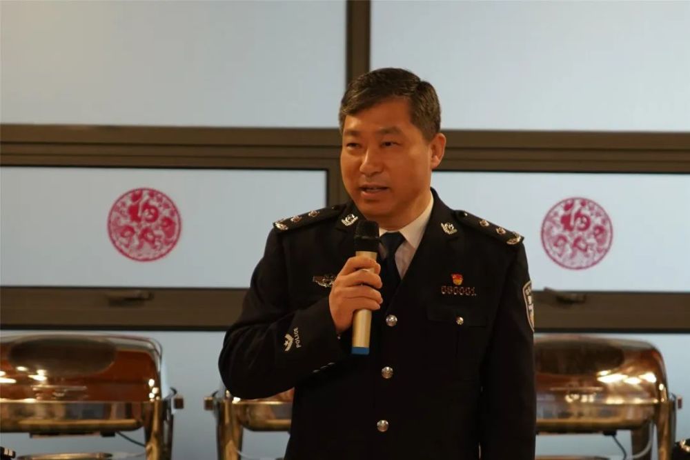 春节我在岗欢聚虹桥情满警营虹桥所民警坚守一线岗位过年