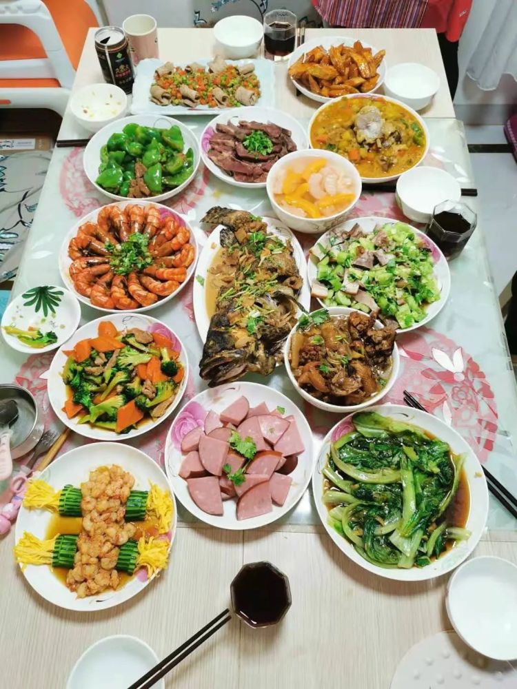 快来围观!芒粉们昨天"晒"出的年夜饭,哪些是你熟悉的味道?