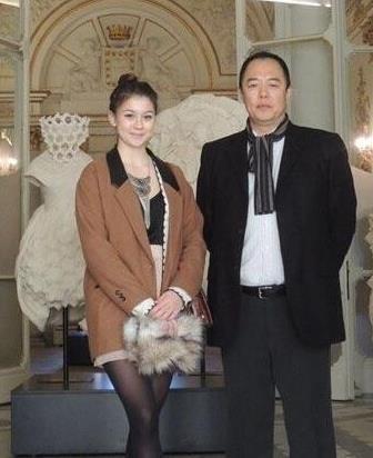 62岁张铁林感情曲折,"私生女"丑闻不断,还被旧情人告上了法庭