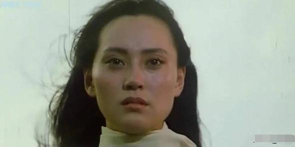 1991年,宋佳又在《落山风》中担当女主角,演技炸裂的她又连续获得 第