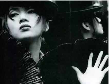 梅艳芳内衣裤被拍卖,黄秋生怒斥:请给她最后