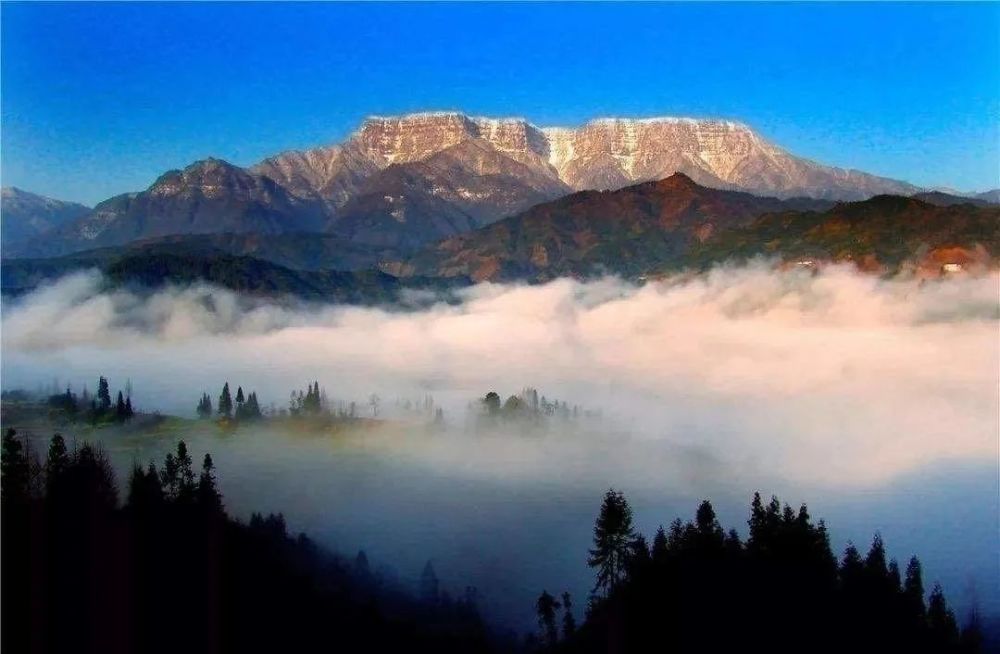 有人间仙台,最美桌山 瓦屋山