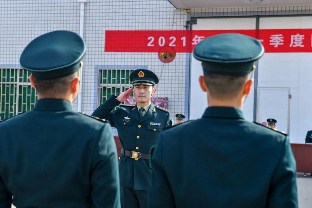 高帅亮相!火箭军某部新年度首次队列会操