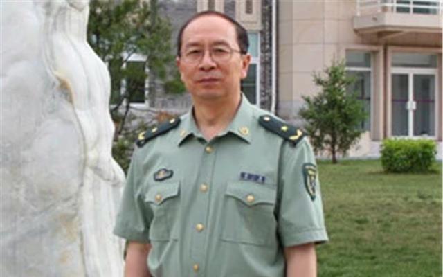 张召忠,金灿荣,金一南三位专家,幽默又专业,你更喜欢谁?