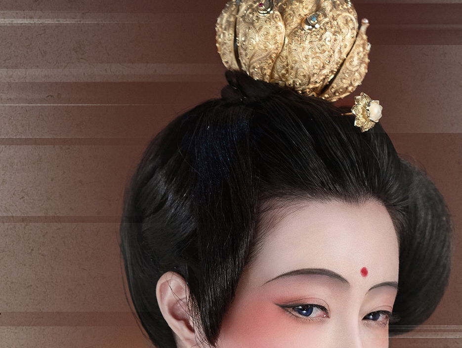 面妆:中唐前期依旧传承盛唐时期"红妆"的特点,但是在往后的发展中