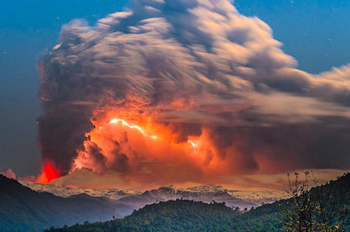 历史上严重的火山爆发:致3万人遇难,唯这3人以不可思议方式幸存