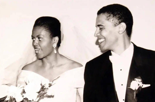 她是奥巴马的白人母亲:比米歇尔貌美,两次婚姻不幸50岁还读博