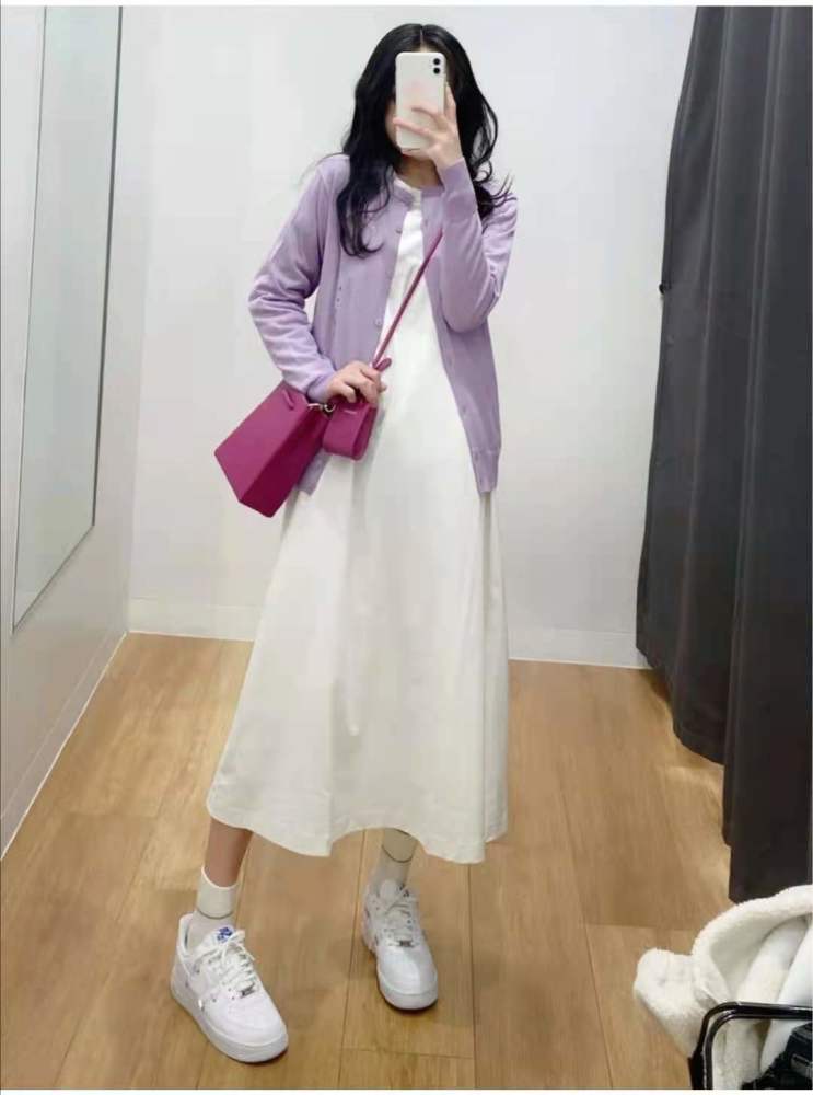 香芋紫棒球帽怎么搭衣服女生_香芋紫衣服