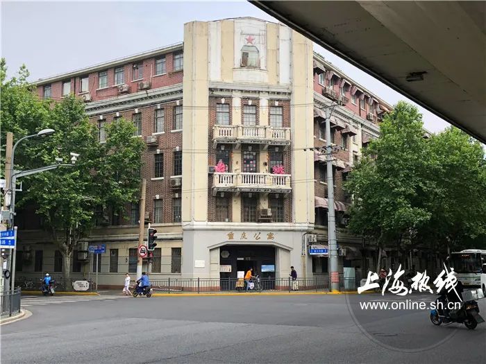 重庆公寓 重庆公寓,建成于1931年,位于上海市重庆南路185号,复兴中路