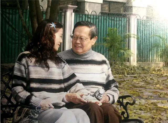 41岁翁帆含泪说出,当初为何嫁给82岁的杨振宁,原因到底是啥?