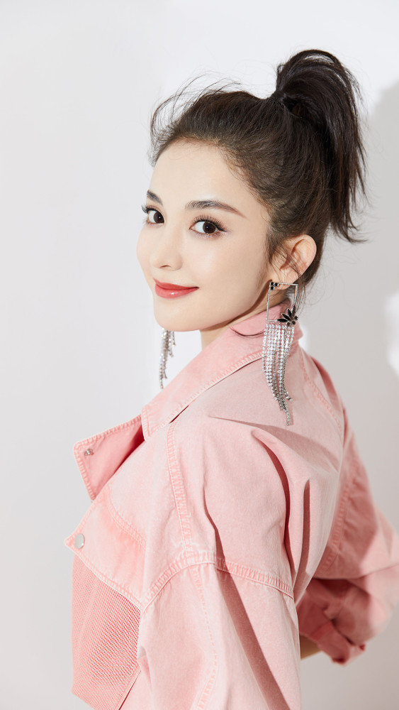 明星壁纸丨uv古力娜扎和mv迪丽热巴谁是新疆最美女孩