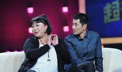 李菁菁2婚丈夫小15岁被500位副导演封杀却携小25岁老公卖茶叶