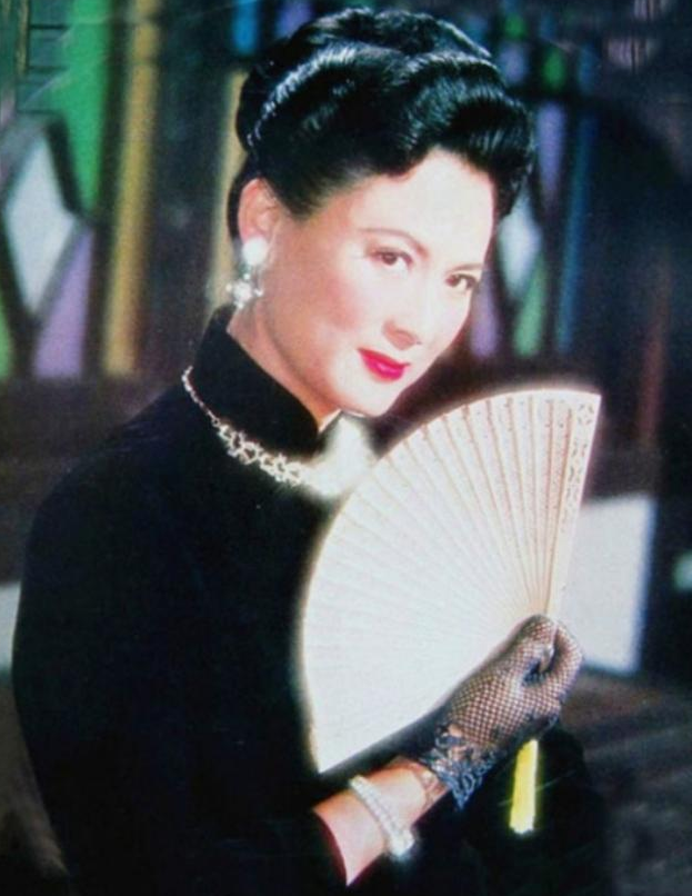 1957年《女篮5号》走红,嫁80年代上影副厂长,83岁向梅还好吗?_腾讯网