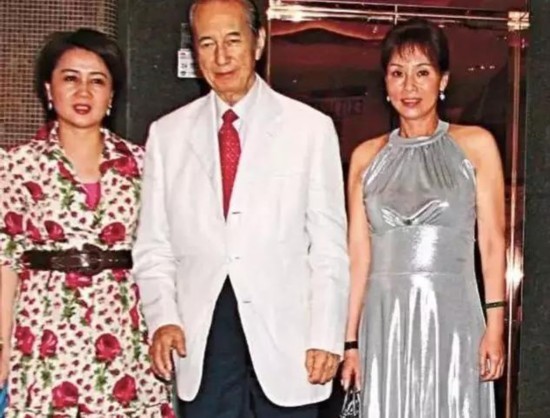 赌王三太陈婉珍护工出身长相平平为何能讨得赌王欢心