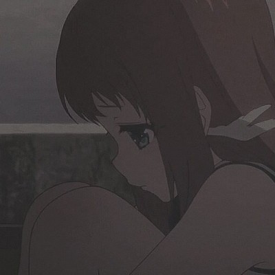 低糖动漫女生头像:情人节分手了!