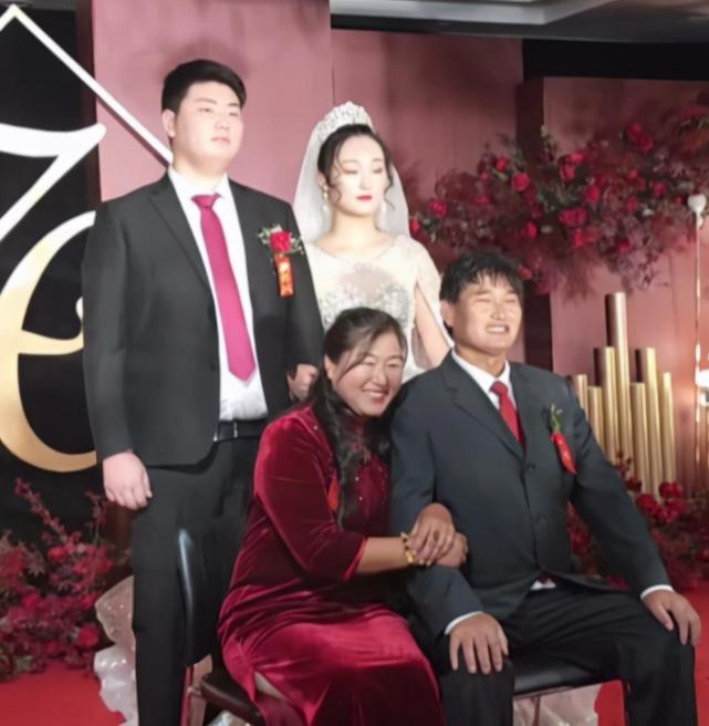 朱之文儿媳陈亚男一婚成名,如今连200斤的女儿都被众