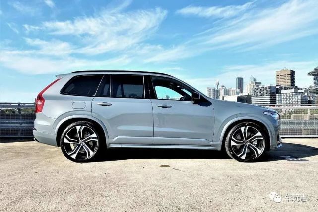 2021年沃尔沃xc90 t8 phev:7座插电混动的保姆