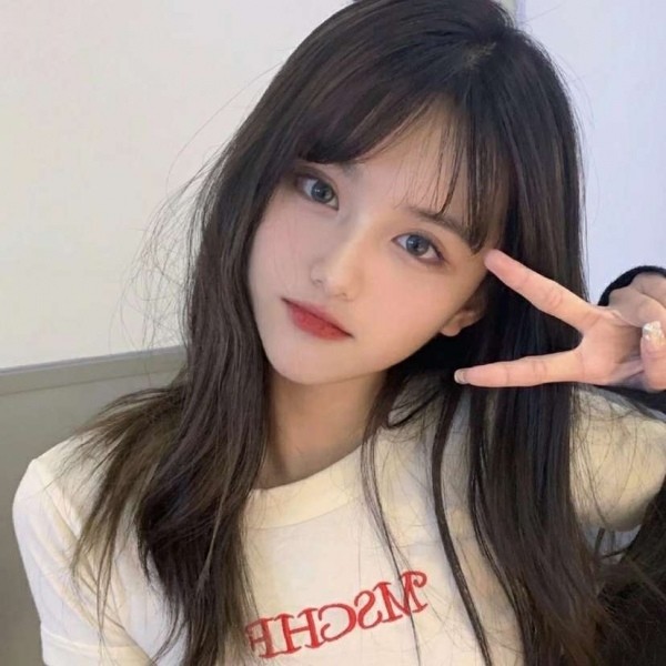 不易撞的小众女生头像