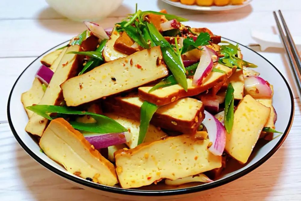 汴梁美食凉拌香干清爽可口柠檬煎鸡块酸酸甜甜每次上桌准光盘