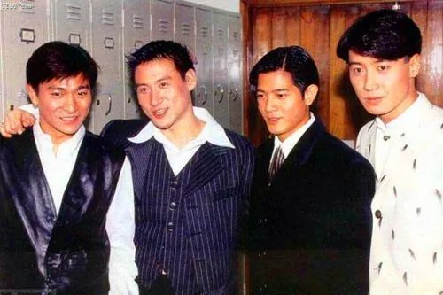 有钱没钱,美发过年!穿越时空探寻"中西美发变迁"