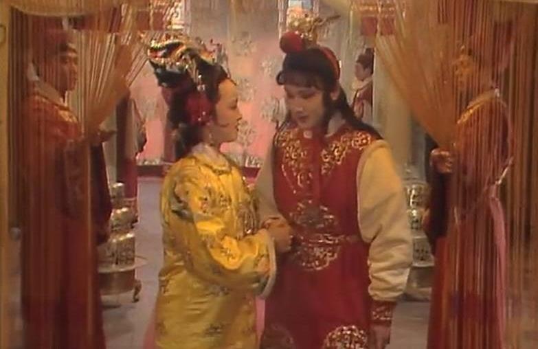 为什么贾元春会在皇宫里,被悄悄地赐死?看看她死前发现了什么!