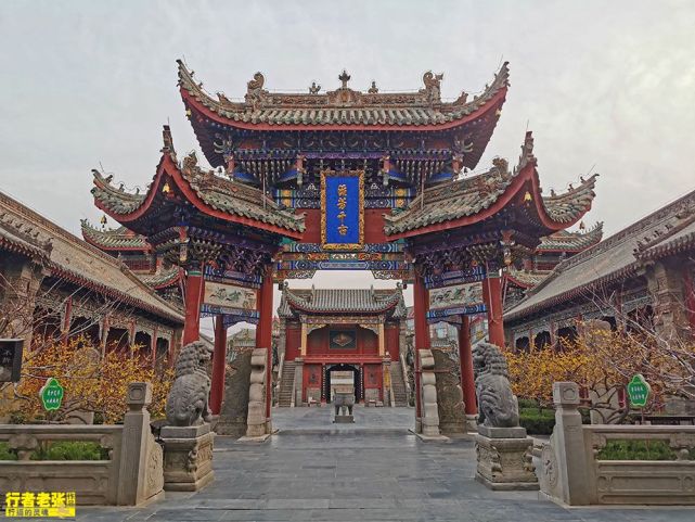 开封保存最完整的古建筑"山陕甘会馆",一座"三雕"艺术