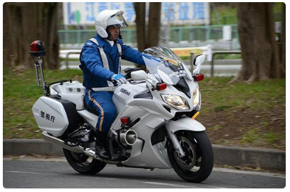 日本警察的忍者摩托车部队,9种警用摩托,像印度军队那样搞比赛