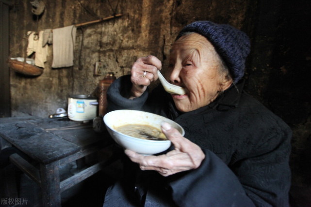 (看着让人心疼)一位山东农村老太太的过年纪实