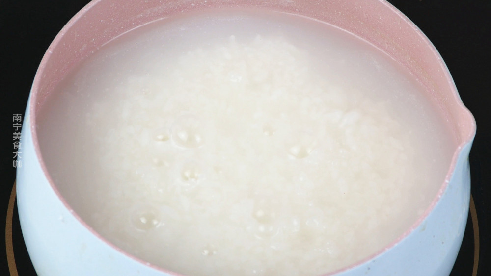 煮白粥,不要再直接下锅煮,粥铺老板教我一招,10分钟就煮出花