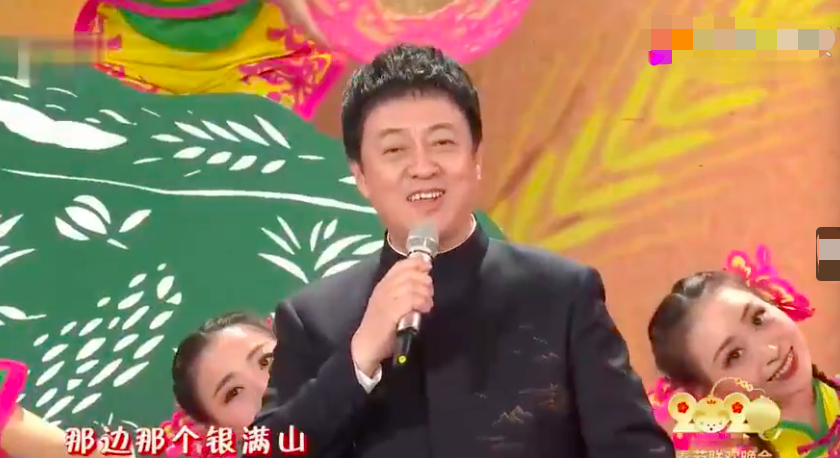 上表演,2020年的春晚舞台上,吕继宏还和周旋演唱了歌曲《边寨喜讯》