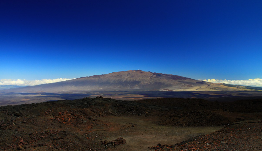 阿联酋火星探测器首张照片深度分析:三座盾状火山见证