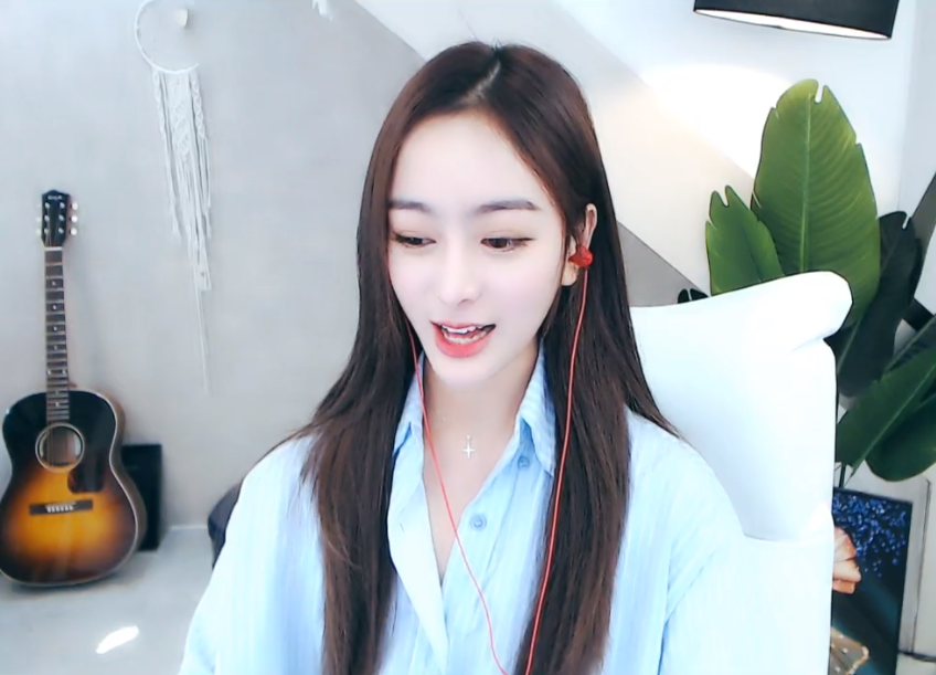 芮甜甜出镜被"催债",粉丝成了芮盼盼大哥,要把资源都留给妹妹