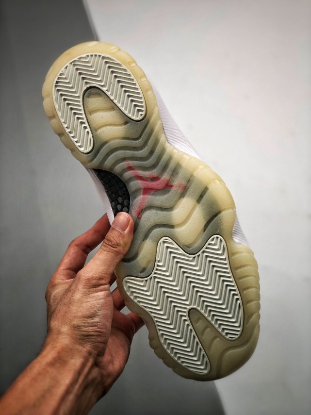 air jordan aj11兔八哥白红 经典强势回归