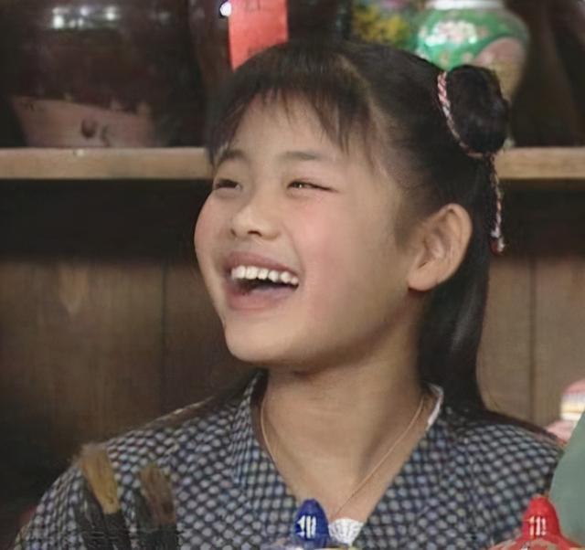 她13岁因"莫小贝"爆红,演了16年的戏,如今却不温不火