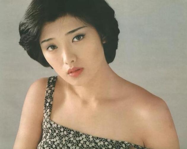 60岁山口百惠近照曝光:为丈夫"神隐"40年,现在她真的幸福吗?
