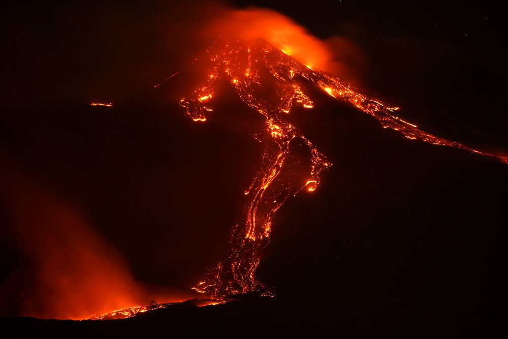 (外代一线)意大利:埃特纳火山喷发