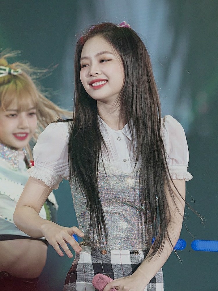 纯欲风格下的jennie,真的是太吸睛了.