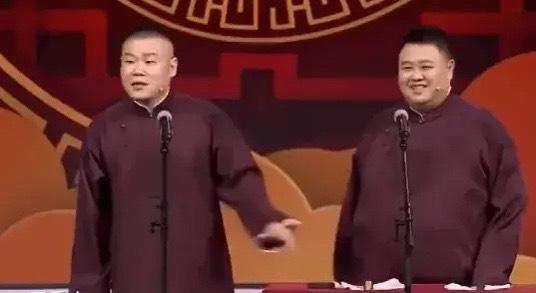 春晚现场岳云鹏三次失误,为何依然是话题之王