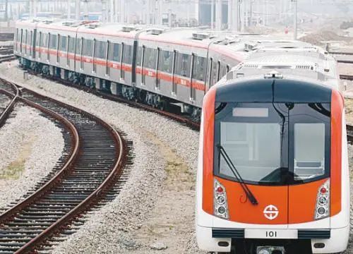 中的8号线换乘 在八里台站与建设中的11号线换乘 在天塔站与3号线换乘