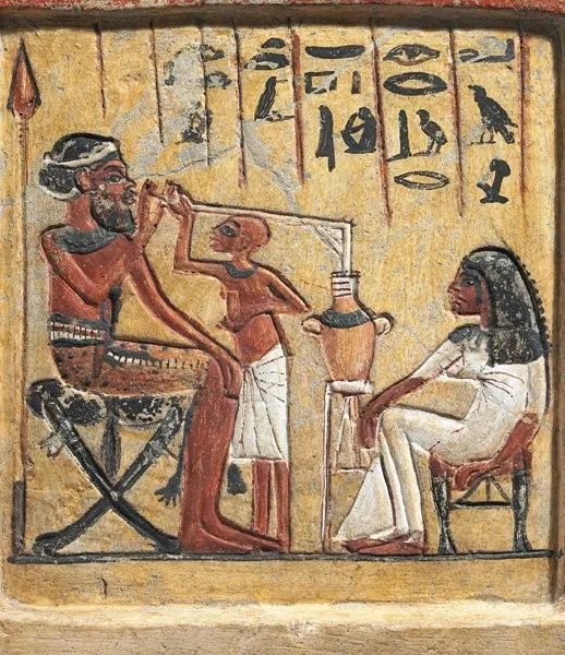 公元前1350的古埃及人用吸管享用啤酒的壁画   staatliche museen zu