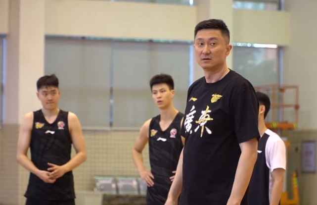 广东集结,杜锋因一件事很欣慰,徐杰复出,胡明轩三分13