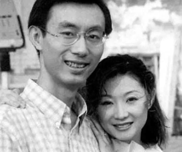 1998年,钱琳琳给民歌演唱家魏金栋做了几次专题节目,熟悉之后,他们像