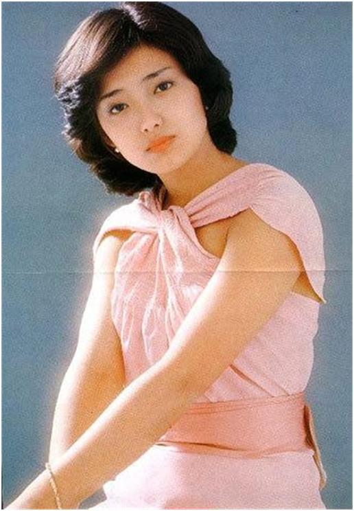 消失40年,61岁山口百惠也老了,褪去光环,一代女神终入凡尘
