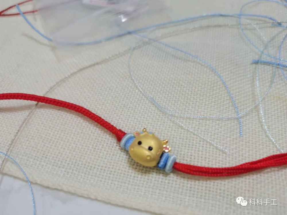编绳过程超级可爱的蝴蝶结小牛牛