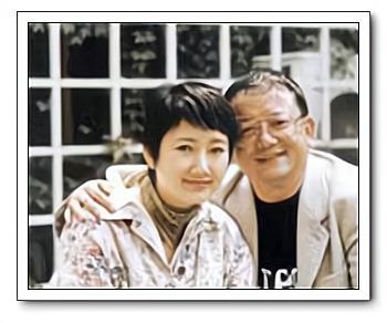 王刚三婚娶娇妻,60岁老来得子,前妻成方圆为何还是一个人