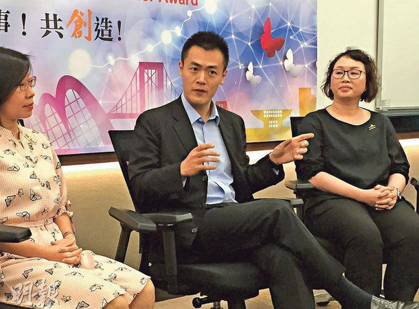 让大家想不到的事情还有很多,经过港媒的报道,大家才知道刘鸣炜与