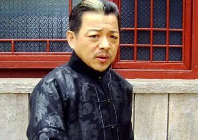 老戏骨曾演"刘全,晚年凄凉四世同住小破房,霉菌杂物随处可见_腾讯