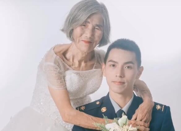 相差61岁最美婚纱照走红!小伙24岁,老太太却已是85岁高龄