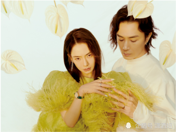 戚薇李承铉提前拍情人节写真,戚哥依偎男方裸背,氛围暧昧撒狗粮