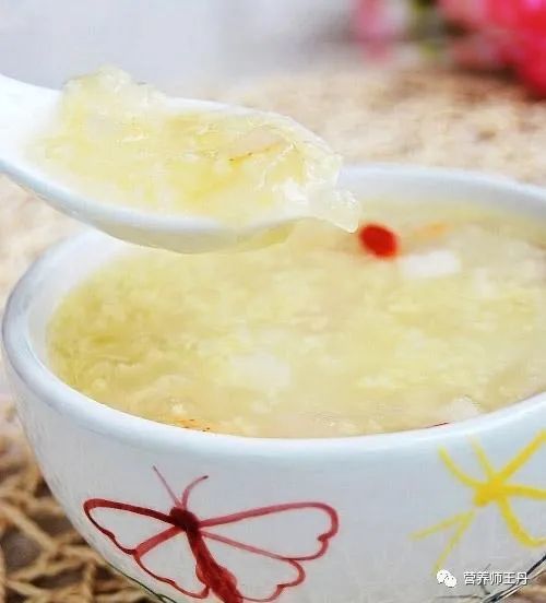 白萝卜雪梨小米粥,消食清热,润肺止咳